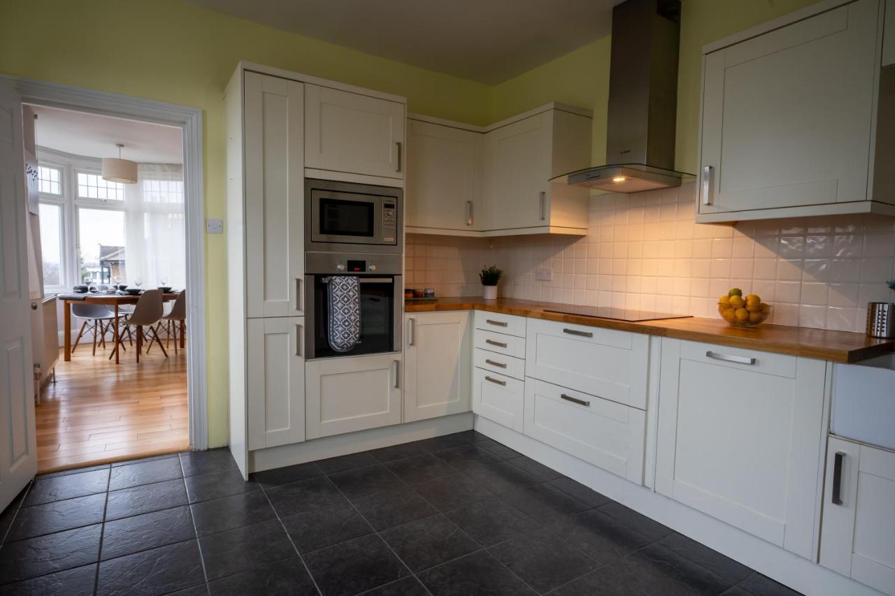 Entire Home In Streatham With Lovely Views & Ultra Fast Wi-Fi Norbury  Extérieur photo
