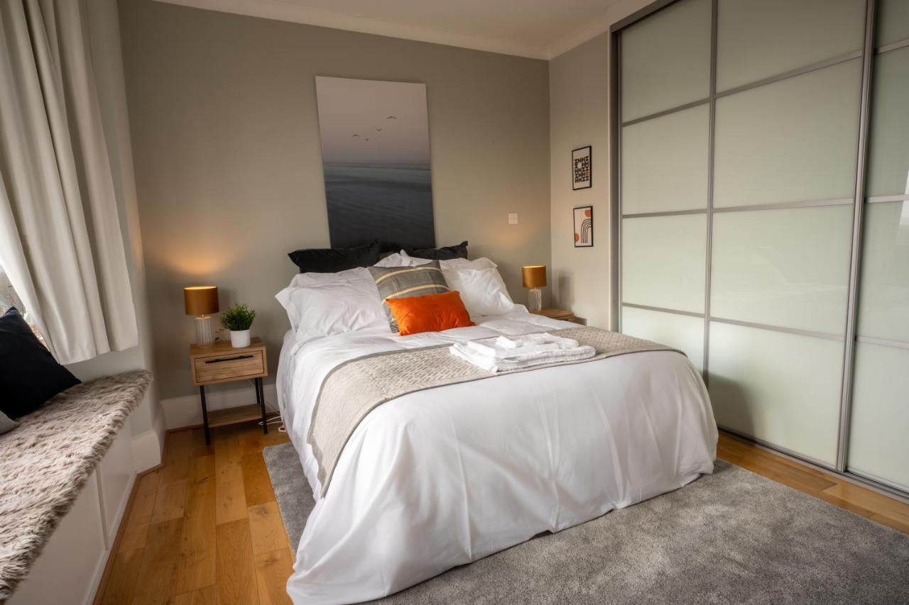 Entire Home In Streatham With Lovely Views & Ultra Fast Wi-Fi Norbury  Extérieur photo